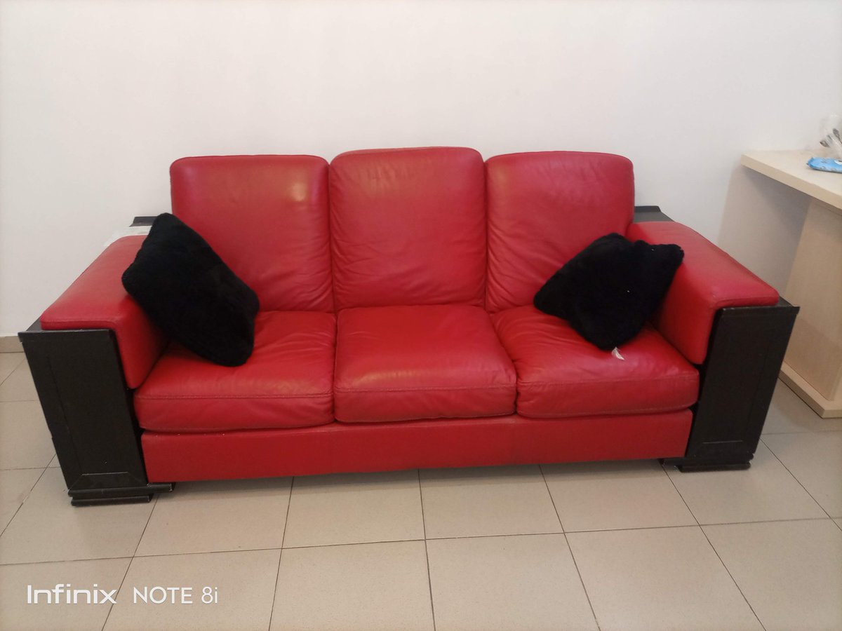Asiwajuobasanjo's tweet photo. Sofas should be the most comfortable piece in your living room.
Let's make you a comfortable one.
@ibrahimidiat @AkureHowFar @AKURECITY @instablog9ja #Akure #AkureFurniture #Cabinet #BaoFurniture #AkureProperties https://t.co/LsxT0XxfPy