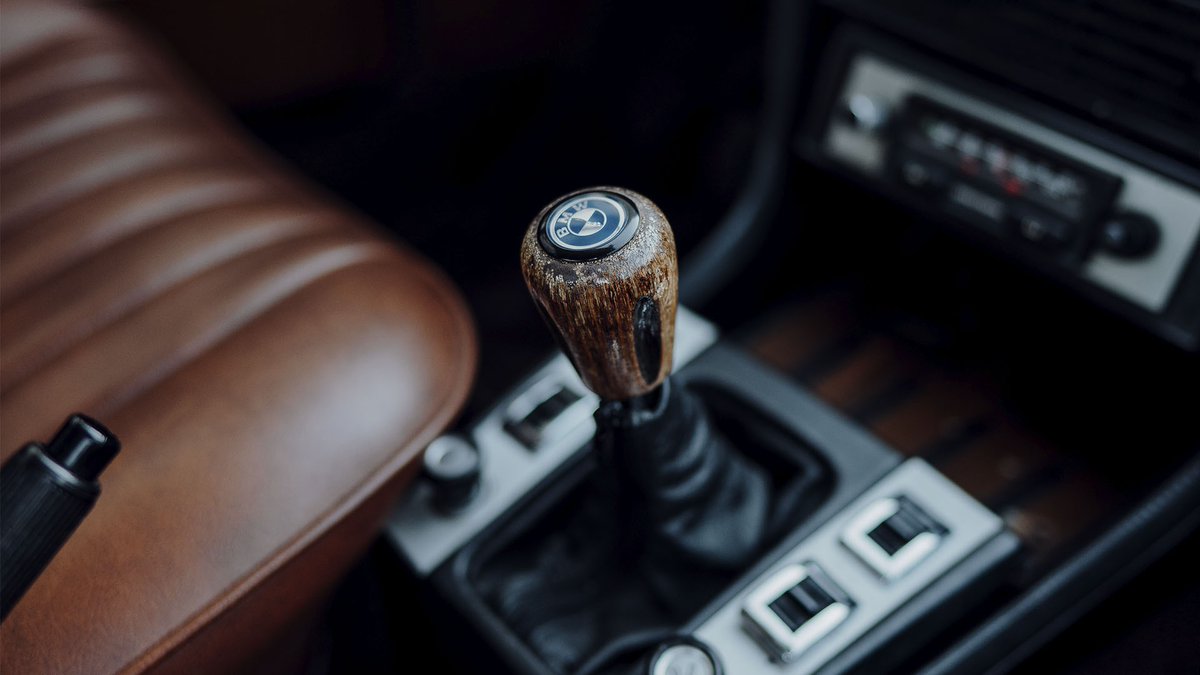 BMW's tweet photo. Back from the 70s.
The 1972 #BMW 2800C. 
#BMWClassic #BMWRepost Instagram: enthusiastautoworks, livelifemedia https://t.co/lq8PVAgxjU