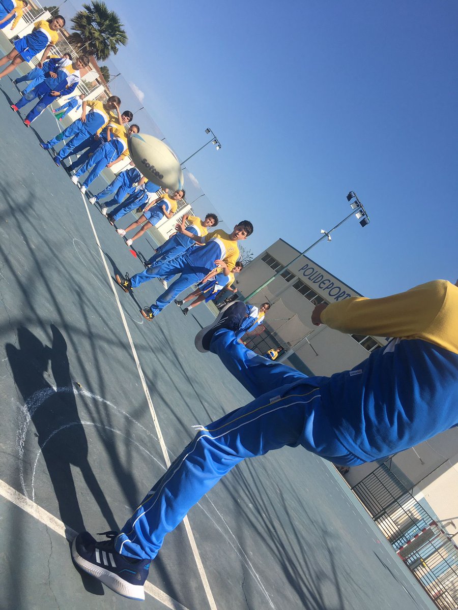 C_E_Marni's tweet photo. … y ahora 4ºA vs 4ºC Rugbol #educacionfisicaprimariamarni vuelven los juegos cooperativos #interclases #estosiquenosgusta #molamucho #deporteydiversión #competiciónsaludable https://t.co/Xa3mJcQ1Q1