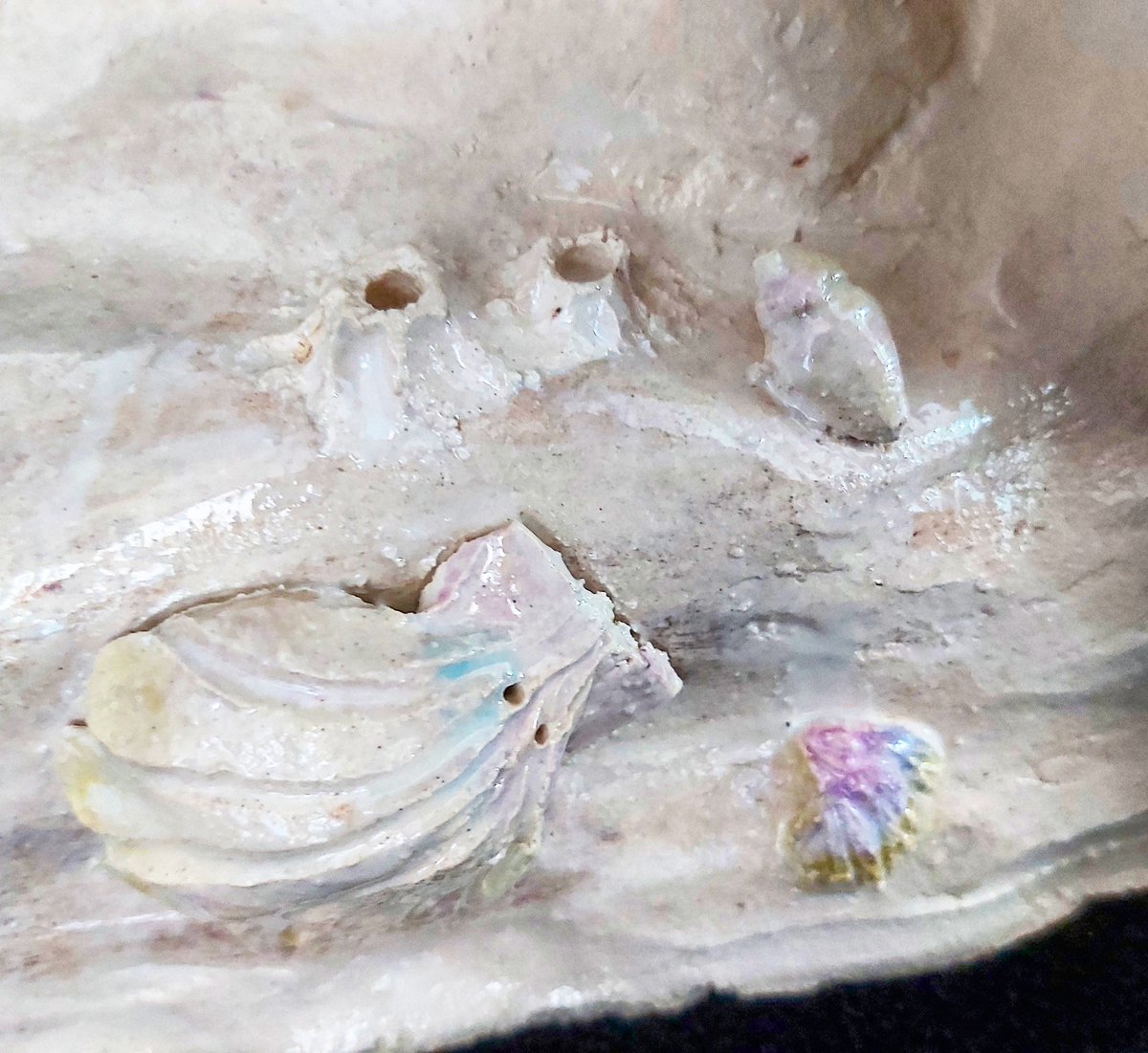 macdonald663's tweet photo. final few details of my sculptural head, close up of shell detailing + rust areas.

#art #sculpture #buttons #artist #painter #clay #glaze #head #key #artwork #model #claymodel https://t.co/DDteb2owOC