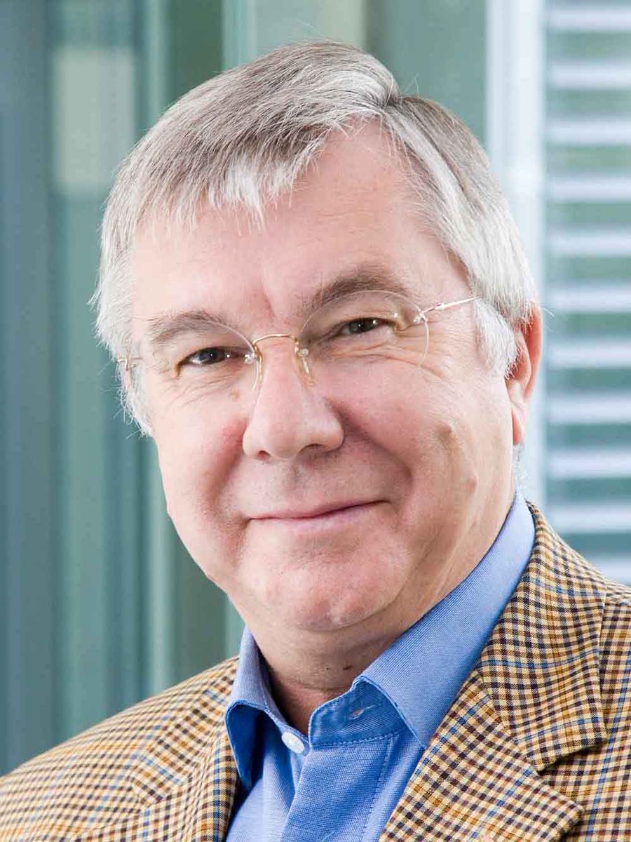 theNASciences's tweet photo. In recognition of his contributions to quantum computations and simulations, Rainer Blatt of @oeaw and @uniinnsbruck is being inducted into the National Academy of Sciences.
Watch the #NAS159 livestream: https://t.co/tx6xqKgNWN #quantumoptics #physics https://t.co/GbpvvysDHa