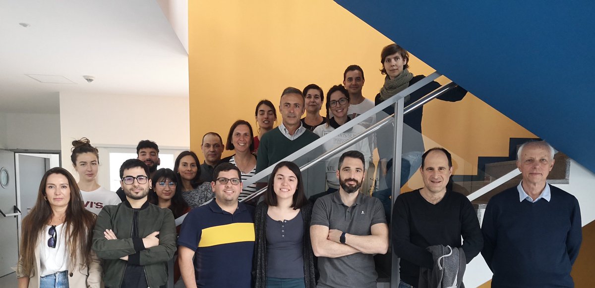 Interlab_UMU's tweet photo. Photo of our almost entire #interLab #family - beautiful, isn't it?
@UMU @fac_mur https://t.co/feVX5xCAI7