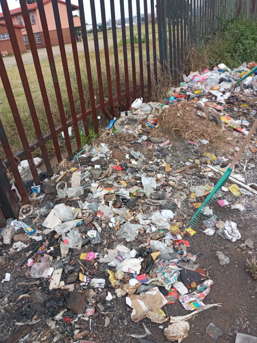 WCCA8's tweet photo. #umsebedziwethu @WCCA8 @CleanerJoburg #SeparateAtsource https://t.co/KvoBt5Jr1t
