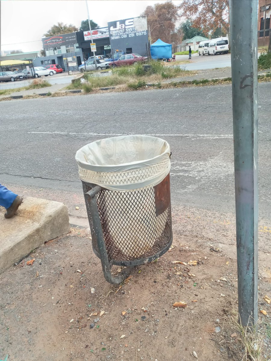 WCCA8's tweet photo. #umsebedziwethu @WCCA8 @CleanerJoburg #SeparateAtsource https://t.co/KvoBt5Jr1t