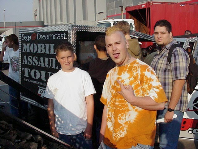 SEGADCAesthetic's tweet photo. Sega Dreamcast Mobile Assault Tour (1999) https://t.co/PTC9AHdomU