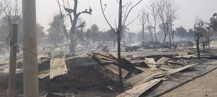 In cover of internet and phone line shutdown, junta terrorists forcibly raided Thigone and nearby villages in #Sagaing's #Yinmarbin town on Apr-28. More than 100 civilian homes were wantonly torched ashy and junta continues its several campaigns of terror there. #2022Apr29Coup