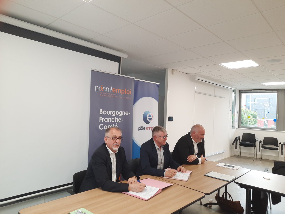 Signature en directe de la convention entre Pole Emploi et Prism emploi. Un bel exemple de partenariat en faveur de nos demandeurs d emploi et des entreprises