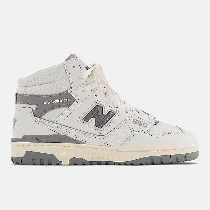 SNKR_TWITR tweet media