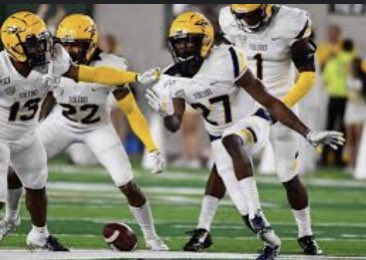 danny_inglis10's tweet photo. After a great conversation with @CoachRossWatson I’m blessed to receive my first D1 offer from @ToledoFB @CoachCandle https://t.co/AfeaKGk2Mu