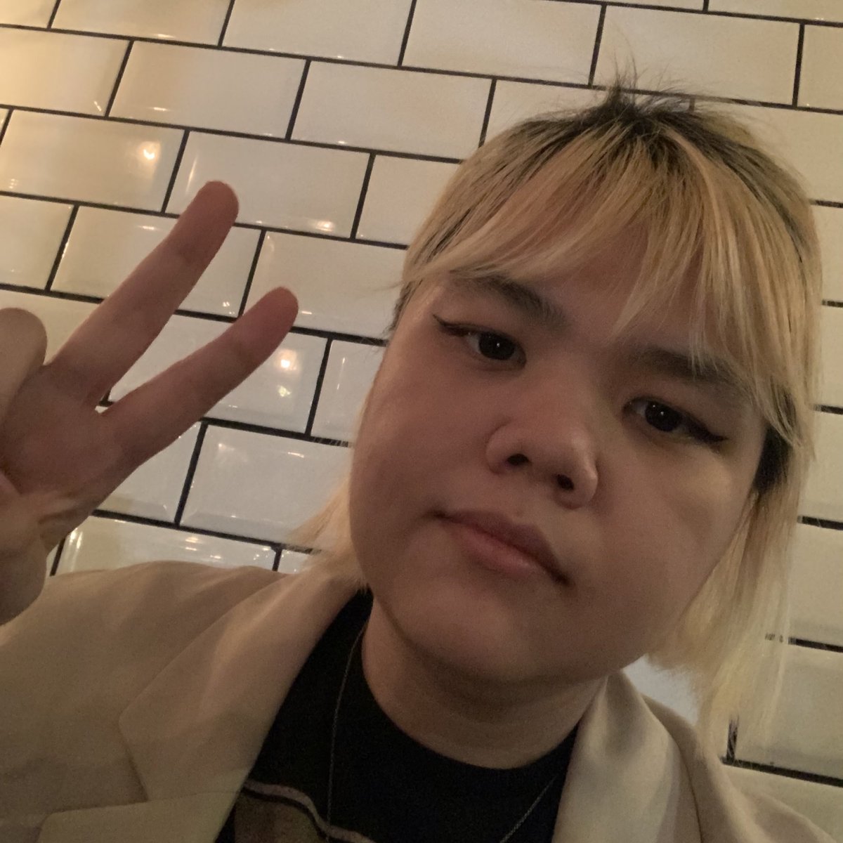 warworn's tweet image. thought of a funny caption earlier today pero di ko na matandaan #signsofaging 🎂