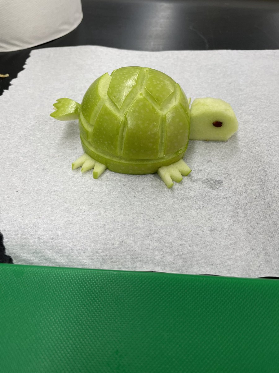 ClarkDanalyn's tweet photo. Inspired today. Lesson on how to make an apple swan. Students also created more!!! https://t.co/5e0EqZbmtd