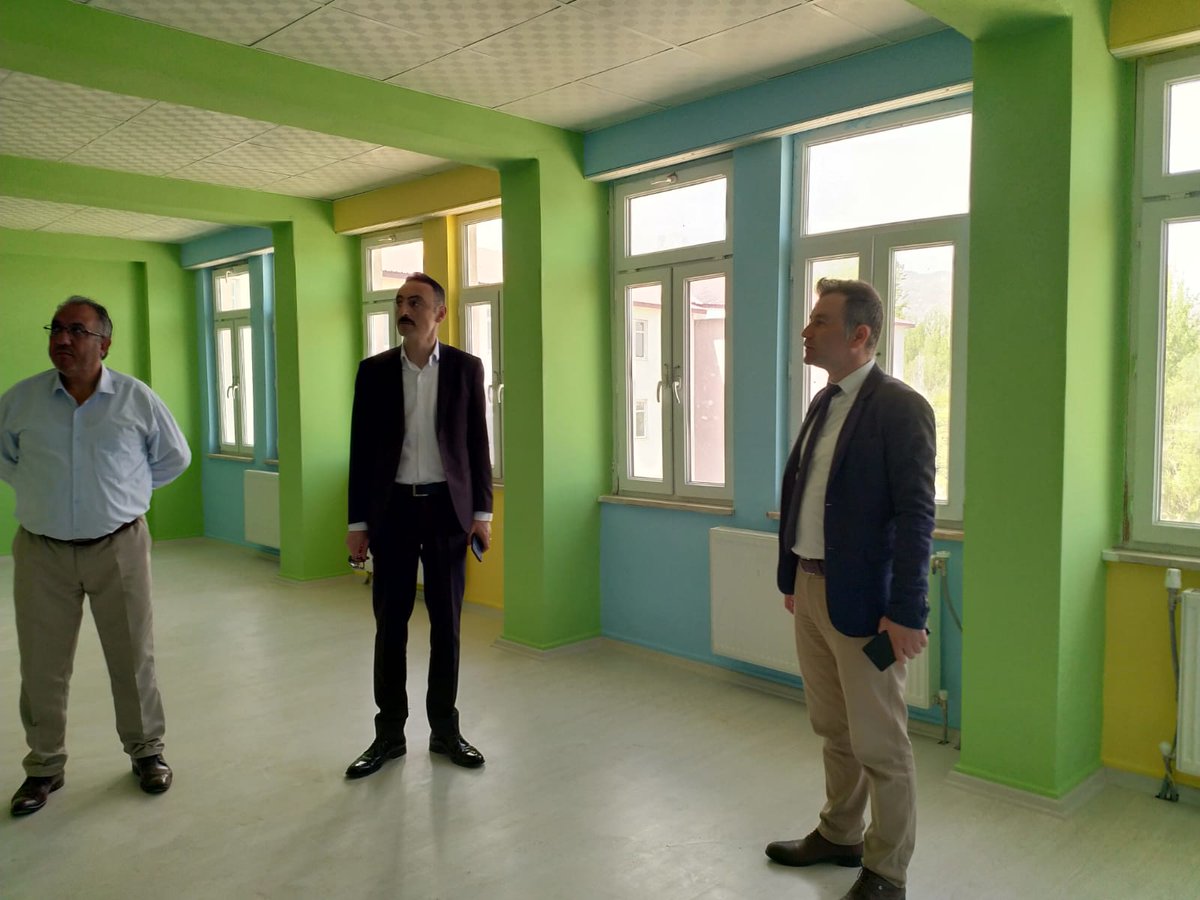 MemTuzluca's tweet photo. Bakım, onarım ve iyileştirme çalışmaları devam eden okul ve kurumlarımız İlçe Müdürümüz Sayın Ozan MALKOÇ ve Şube Müdürlerimiz tarafından incelendi. https://t.co/AAcxHHf07A
