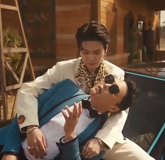 jiminievenus's tweet image. — ESTA ESCENA 😂😂 #ThatThatFeatSUGA