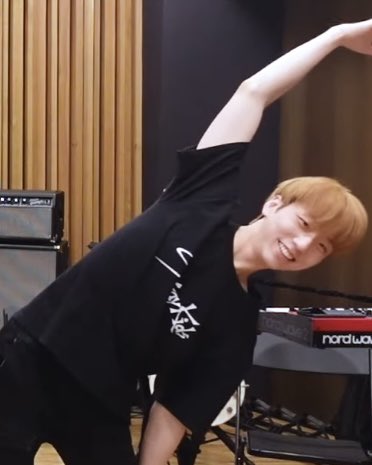 keunilku's tweet photo. gun-il and his favorite stray kids tee https://t.co/cUbcuUyaeT