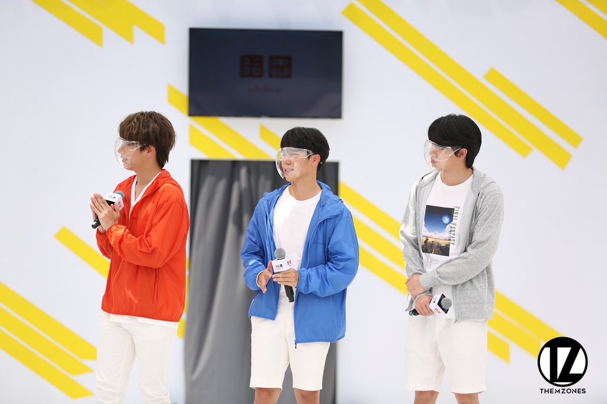 ThemZonesTH's tweet photo. ยูนิโคล่ ชวน

หยิ่น – อานันท์
วอร์ – วนรัตน์
พร้อม – ราชภัทร

พาแฟนคลับเดินท้าแดดรับซัมเมอร์ ทดสอบประสิทธิภาพของเสื้อกันยูวีในงาน UNIQLO UV Protection 22SS

#yinyin_anw
#warwanarat
#prompayy 
#UniqloUVwithYinWarProm 
#เสื้อกันยูวียูนิโคล่ 
#กันแดดที่สวมใส่ได้ https://t.co/z2vl0aG2kq