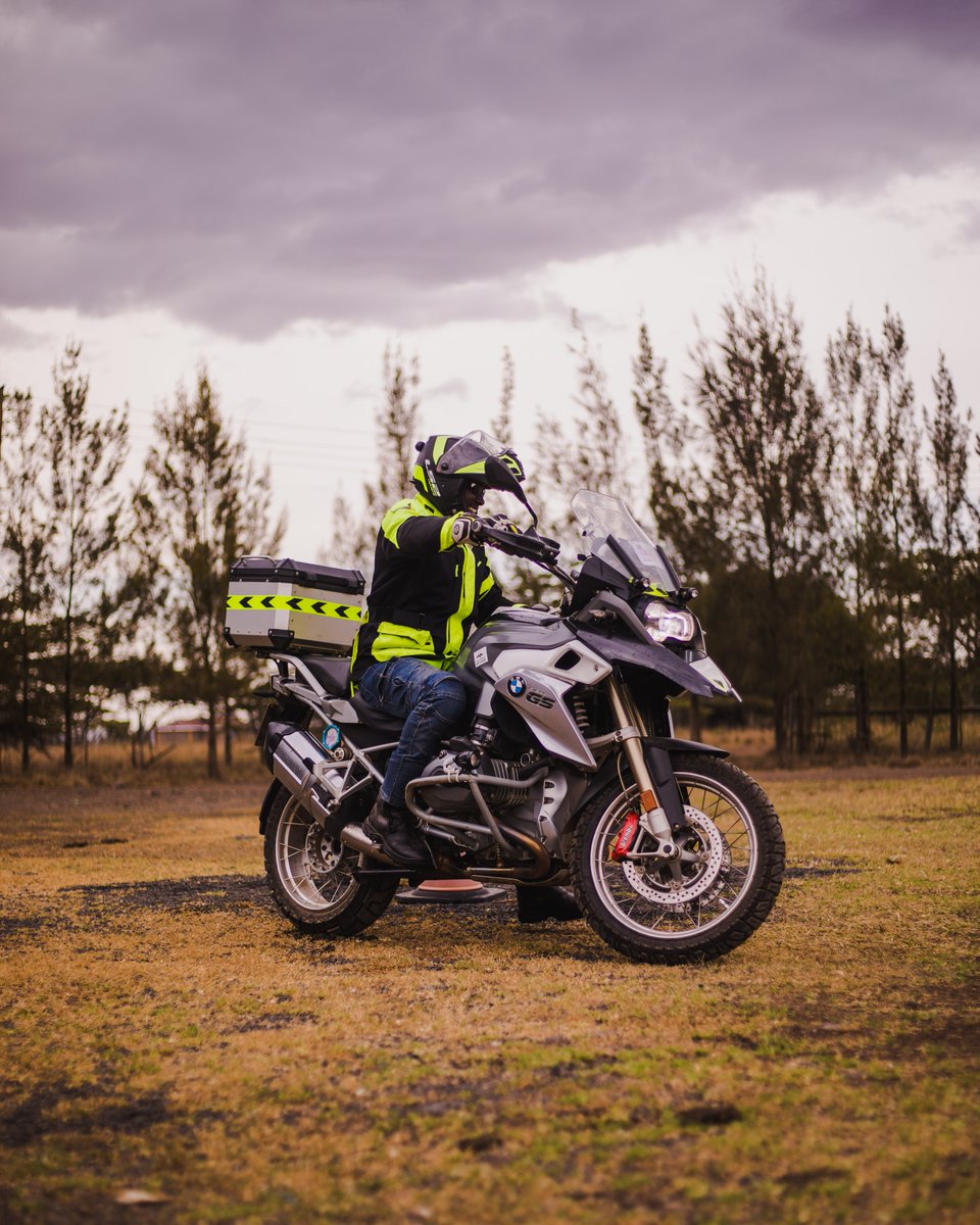 inchcape_ke's tweet photo. Low confidence in riding your bike off-road? The complimentary #OffRoadTraining offers you basic off-road skills like body positioning, counterbalance, braking and steep ascent and descent that are vital on gravel or sand terrain. 
Open to non-Motorrad bikers.
#BMWMotorradKe https://t.co/aDVIKvut93