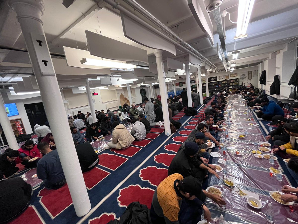 DMU_Imam's tweet photo. Ramadan 2022 @dmuleicester 

Within 2 weeks, planning and fundraising by Prayer Room users to provide Iftar (meals) for 200 people daily for the full month.

Thank you to all who made #Ramadan2022 activities on campus possible &amp; beneficial. #StudentExperience #StaffWelllbeing https://t.co/kAR3L36VeF