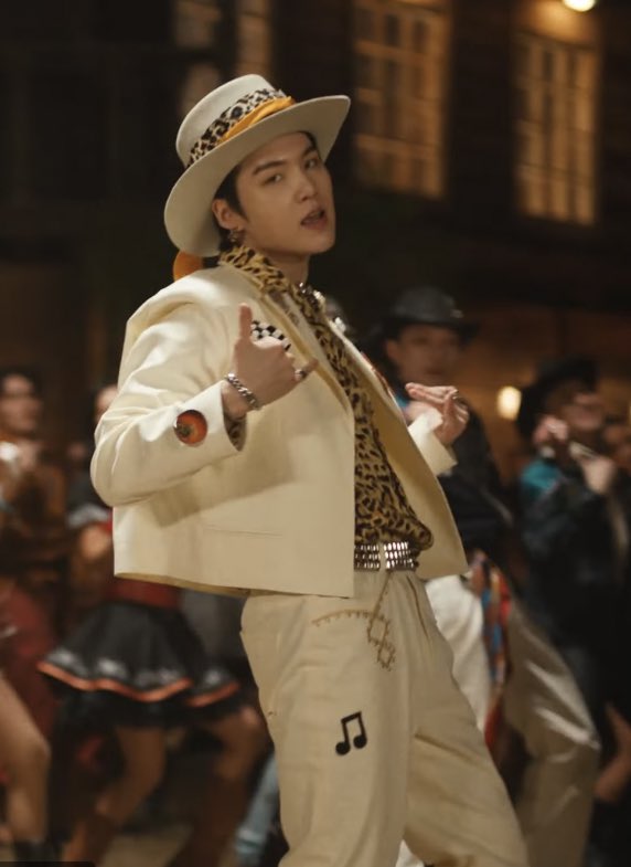 itstatamic's tweet photo. oh min yoongi marry me please. https://t.co/3vEvpy2CaT