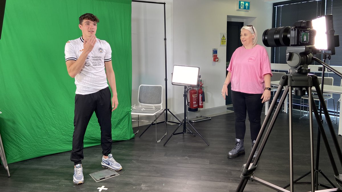 SwansOfficial's tweet photo. 🧏 We have joined with the Swansea Centre for Deaf People to celebrate #DeafAwarenessWeek.

👉 https://t.co/3dG5mZqKKV https://t.co/vcVzl6AsOV