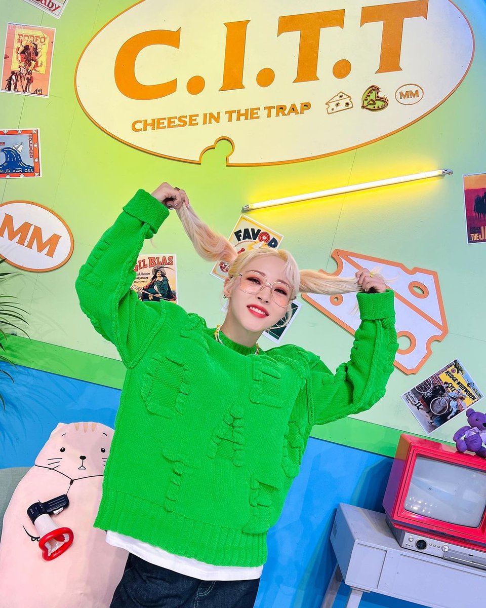 toocooltozzz's tweet photo. کامبکای مونبیول همیشه باعث میشه دهن مومو ها یه متر باز بمونه
@RBW_MAMAMOO 
#MOONBYUL 
#Cheese_in_the_Trap 
استریم یادتون نره مومو https://t.co/Ah9pltIel2