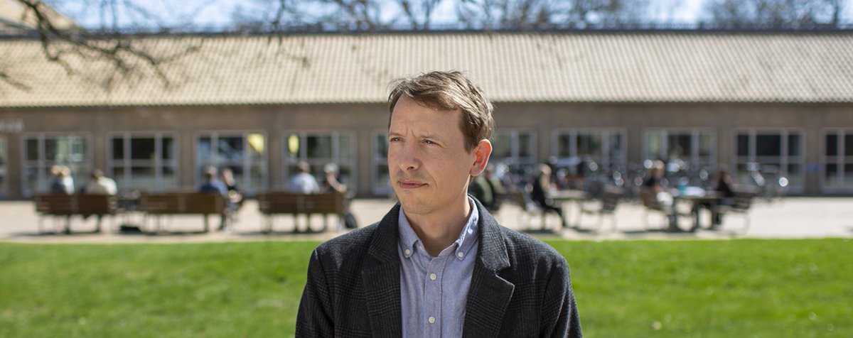 Aarhus Universitet (@aarhusuni) on Twitter photo Professor Michael Bang Petersen fra statskundskab på #AarhusUni modtager i dag ’Forskningskommunikationsprisen 2022’. Det oplyser <a href="/UFM_MIN/">Uddannelses- og Forskningsministeriet</a>, der uddeler prisen. <a href="/M_B_Petersen/">Michael Bang Petersen</a> understreger, at succesen skyldes en holdindsats hos <a href="/HopeProject_dk/">HOPE - How Democracies Cope with COVID19</a>
<a href="/Aarhus_BSS/">Aarhus BSS</a> bss.au.dk/aarhus-bss-nyh… Professor Michael Bang Petersen fra statskundskab på #AarhusUni modtager i dag ’Forskningskommunikationsprisen 2022’. Det oplyser <a href="/UFM_MIN/">Uddannelses- og Forskningsministeriet</a>, der uddeler prisen. <a href="/M_B_Petersen/">Michael Bang Petersen</a> understreger, at succesen skyldes en holdindsats hos <a href="/HopeProject_dk/">HOPE - How Democracies Cope with COVID19</a>
<a href="/Aarhus_BSS/">Aarhus BSS</a> bss.au.dk/aarhus-bss-nyh…