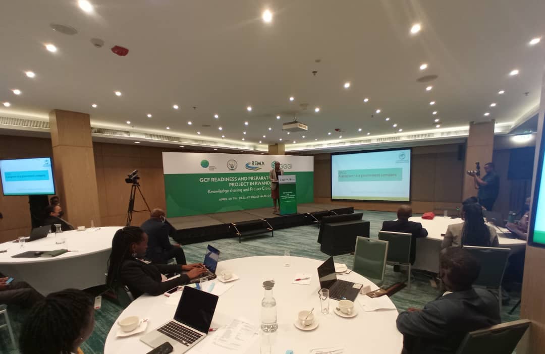 EnviroRwanda's tweet photo. .@RwandaCPCIC's Ag. CEO, Sylvie Mugabekazi highlights that #CPCIC's mission is to promote cutting edge, access to modern & green technologies & business services for enhanced productivity, the circular economy, climate resilience, competitiveness & environmental compliance in 🇷🇼. https://t.co/rO4c8JmUoV