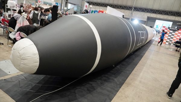 nico_nico_news's tweet photo. ロケット開発の失敗と成功の軌跡を体感！ 全長約24メートルに及ぶ人口衛星打ち上げロケットのバルーン展示も
https://t.co/TSqm0BkMLZ

ホリエモンこと堀江貴文さんが創業した「インターステラテクノロジズ」全面協力のもと、大迫力でインパクト大のロケットを複数展示。
#超会議2022 https://t.co/FeFe1Ld5VC