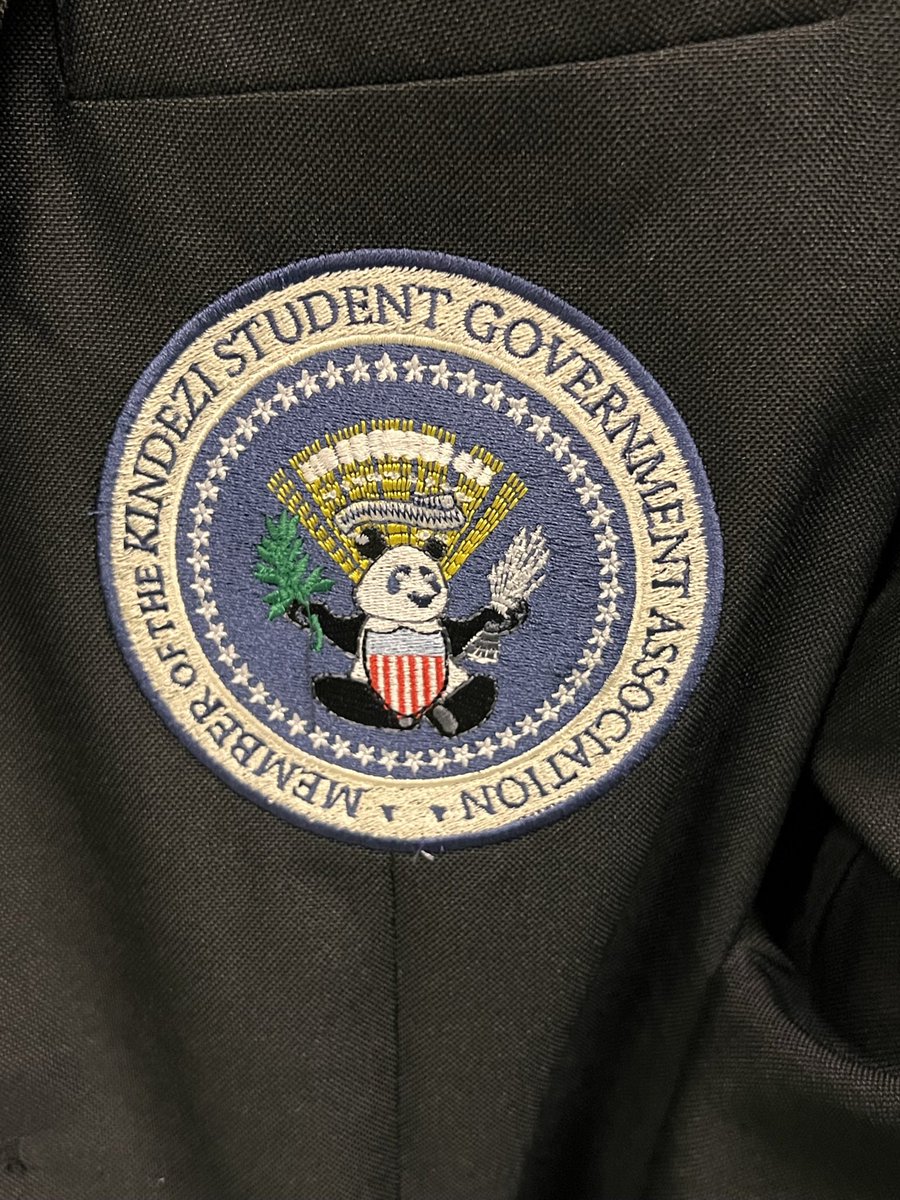 HylaMonet's tweet photo. The pinning ceremony for Kindezi WESTβs Student Government Association gave my π all the feels! π₯° So super proud of these geniuses & the leadership they demonstrate! #WESTisBlessed to have educators like @MrEducation21 & #MsWebber to support the vision! ππ€πΌ @KindeziSchool https://t.co/fohp0C4dQV