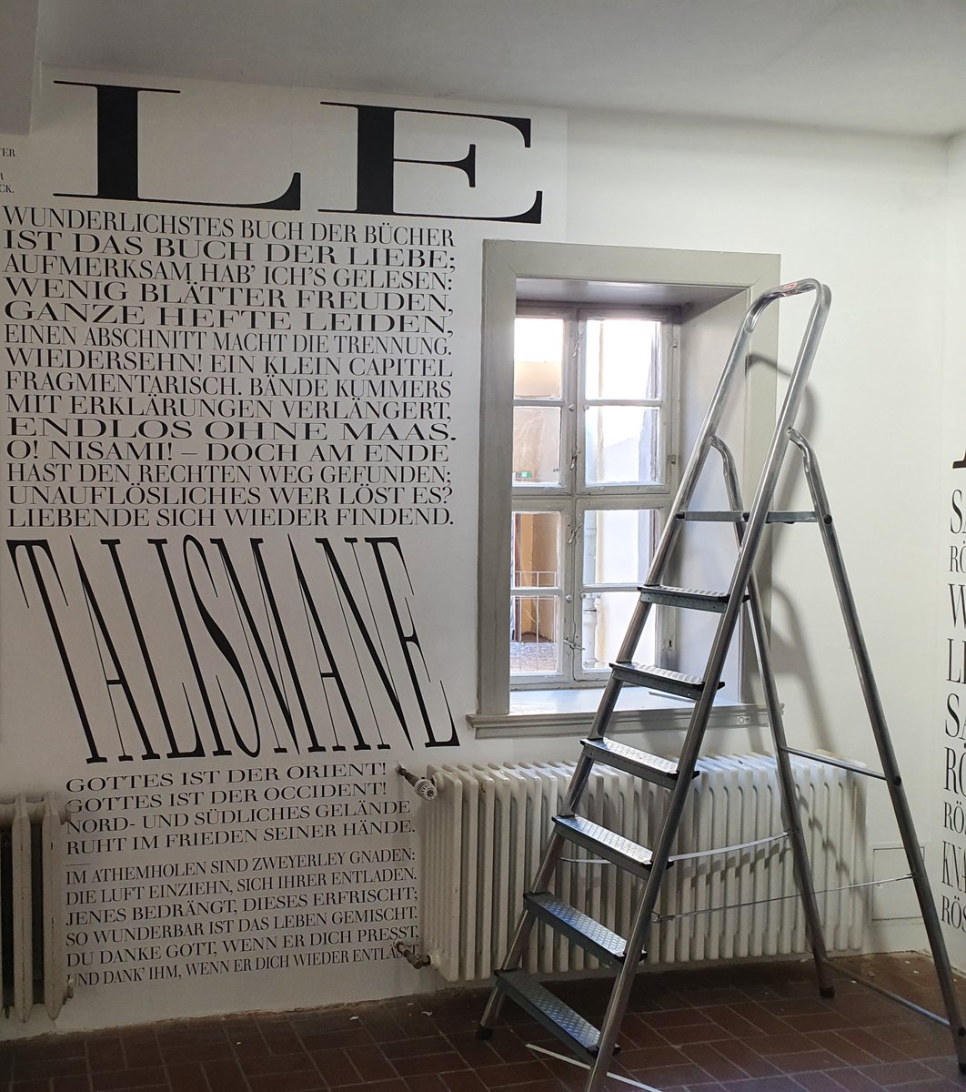 #Sprachexplosion
#Goethes Lyrik kommt an die Wände zum Themenjahr #Sprache2022! Besuchen Sie ab 6. Mai den Parcours „Sprachexplosionen“ in Goethes und Schillers Wohnhaus, im Museum Neues Weimar, im Nietzsche-Archiv sowie im Stadtraum. #MuseenKSW
klassik-stiftung.de/sprache