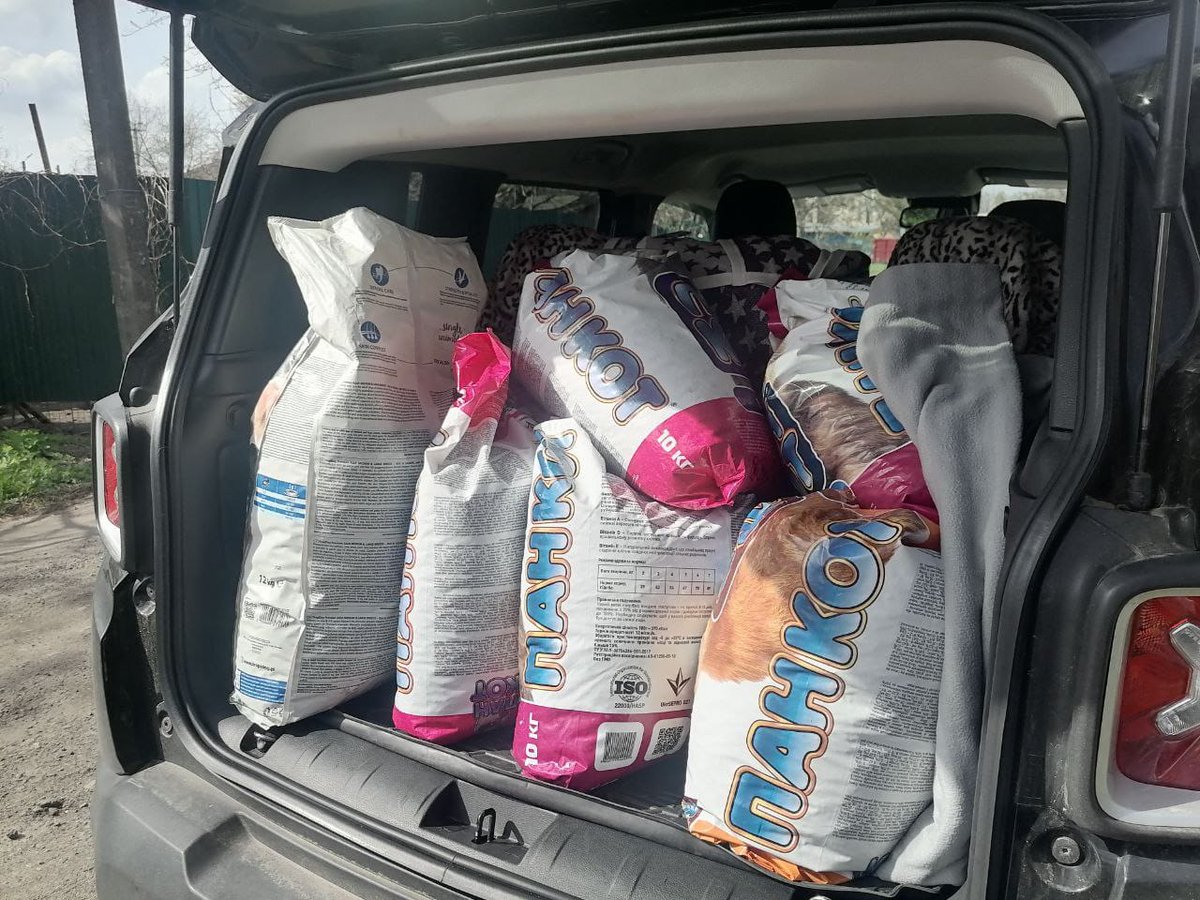 Jerik sends tons of pet feed to affected regions of Ukraine.
#Jerik #SaveUkrainianAnimals #StandWithUkraine