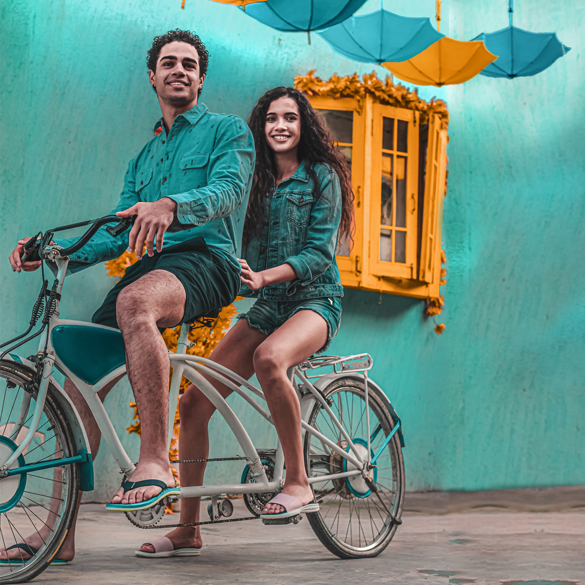 Find your beat amidst pedals, pit stops and sights.
Enrich each ride with good company. Don’t forget to take along your solemate from #Solethreads!

#flipflops #comfort #weekendvibes #weekend #weekendmood #SaturdayVibes #saturdaynight