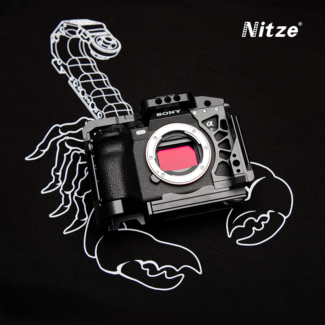 NitzeVideo's tweet photo. Nitze Camera Cage designed for Sony A7 IV 
Model :T-S05A
Lightweight, Versatile and Durable.
The cage comes with an optional HDMI cable clamp PE22.
All will be available on Nitze website！
#nitze #sonya7iv #SonyAlpha#fullcage#cameracage #nitzenewproducts https://t.co/VXjQWctjvk