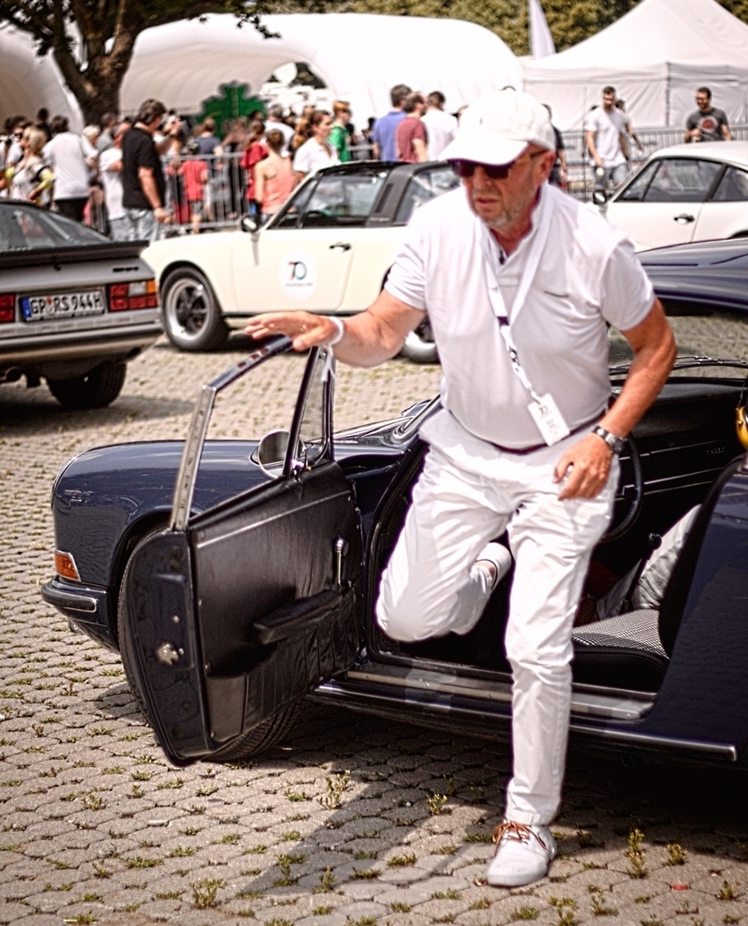 bsschrauber's tweet photo. >⁠ Photo: Jan Fiedler, https://t.co/BrmTb5g4Od⁠
#bordsteinschrauber #classiccarlover #classiccarphotography #oldtimer #youngtimers #vintagecarsdaily #schrauber https://t.co/t5slSHXes2