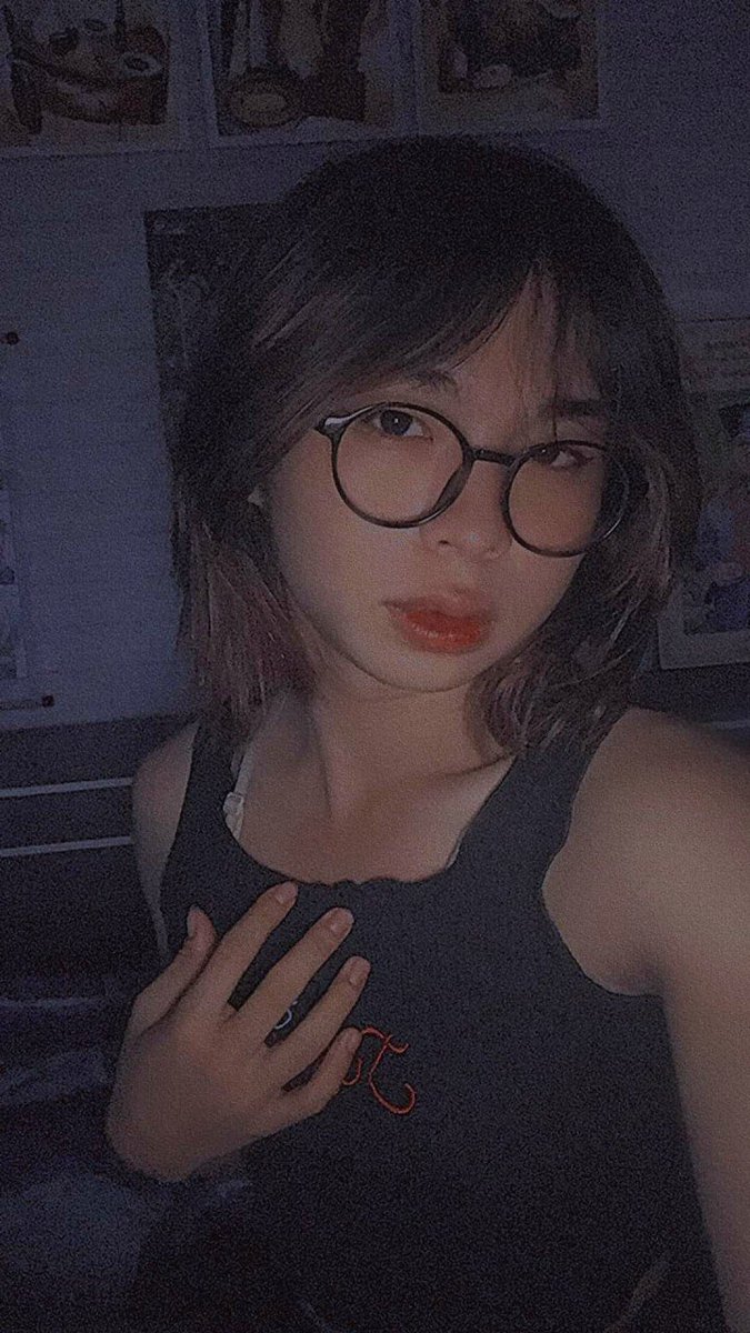 Tuyenn2003's tweet photo. Tym RW cho e đi 
Kban zl để xem ảnh ms
#FWB https://t.co/cn4fE0xsE3