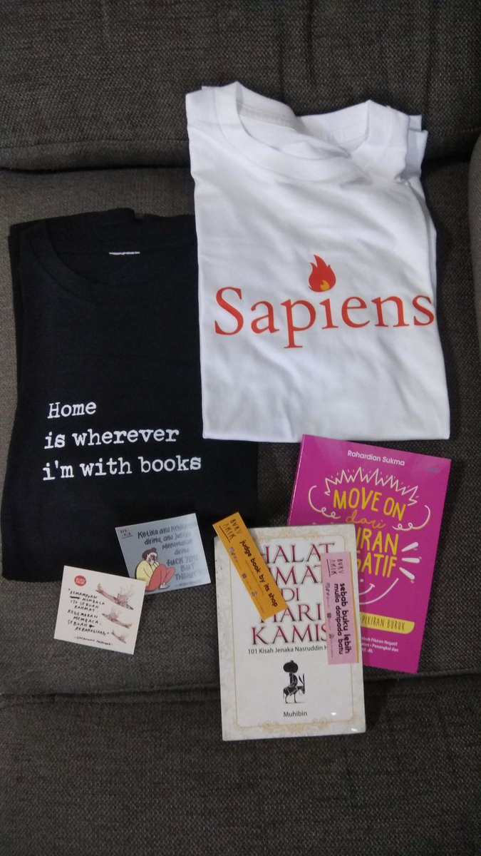 Beli kaus, dapat buku. Spasiba bolshoi, <a href="/bukuakik/">Minke Akik</a> 🤘🏻