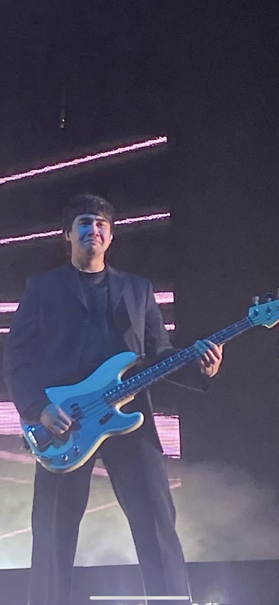 calumxishot's tweet photo. @Calum5SOS realizing what we can do as the best audience and fans ever 🫶🏻❤️ #takemyhandtourkrakow https://t.co/k0QjsWm3rF