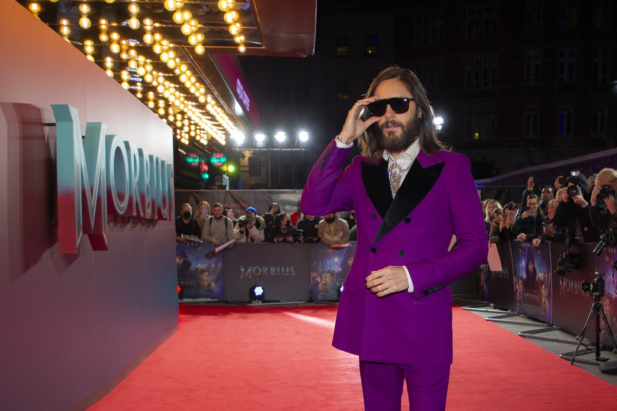 SonyPicturesUK's tweet image. #TBT to @JaredLeto serving looks on the #Morbius red carpet 😍