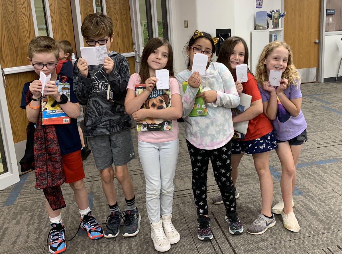 BESbooklady's tweet photo. After reading 2 of the Library Mouse books our @BESTexans 2nd gr. made their own mouse sized books. Can’t wait to read their stories! #BESlib #everyoneisanauthor https://t.co/DierQ96AHi