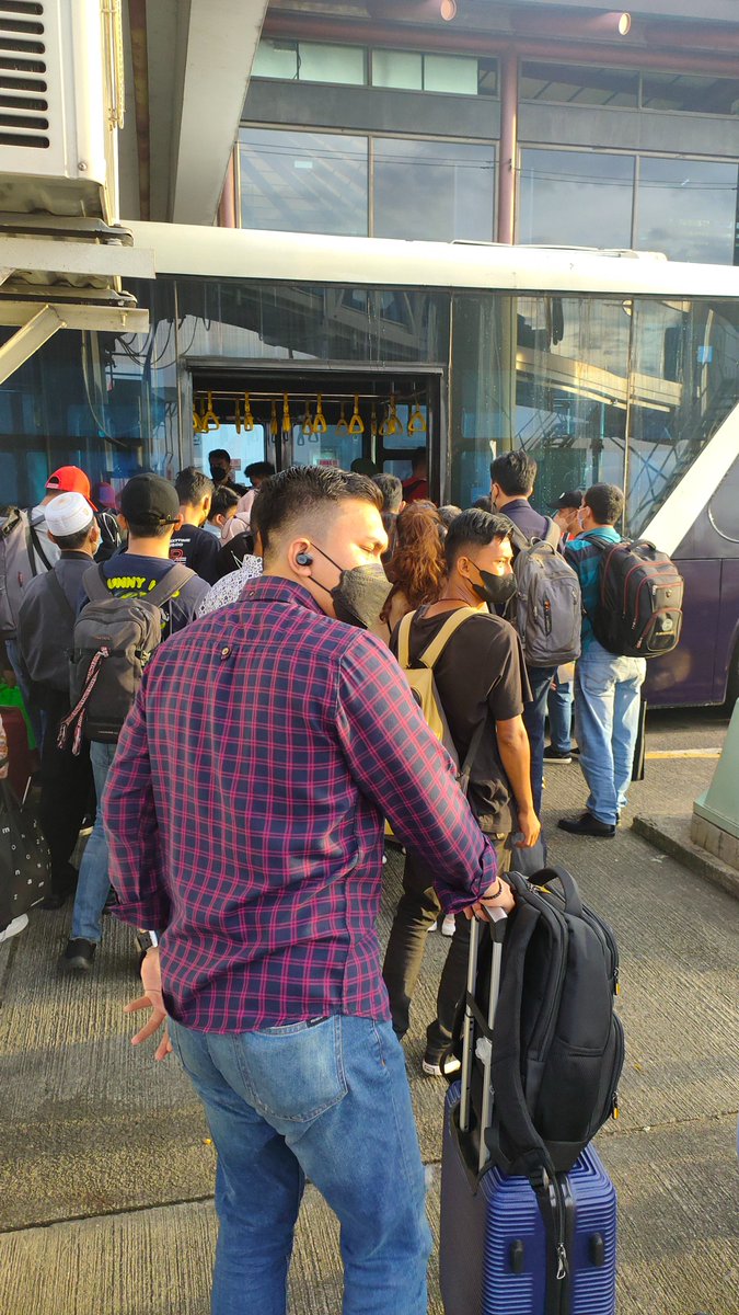 maBoyBiring's tweet photo. #pandemic #COVID19 #lionair #delay ??????? https://t.co/3u57Y0gcIr