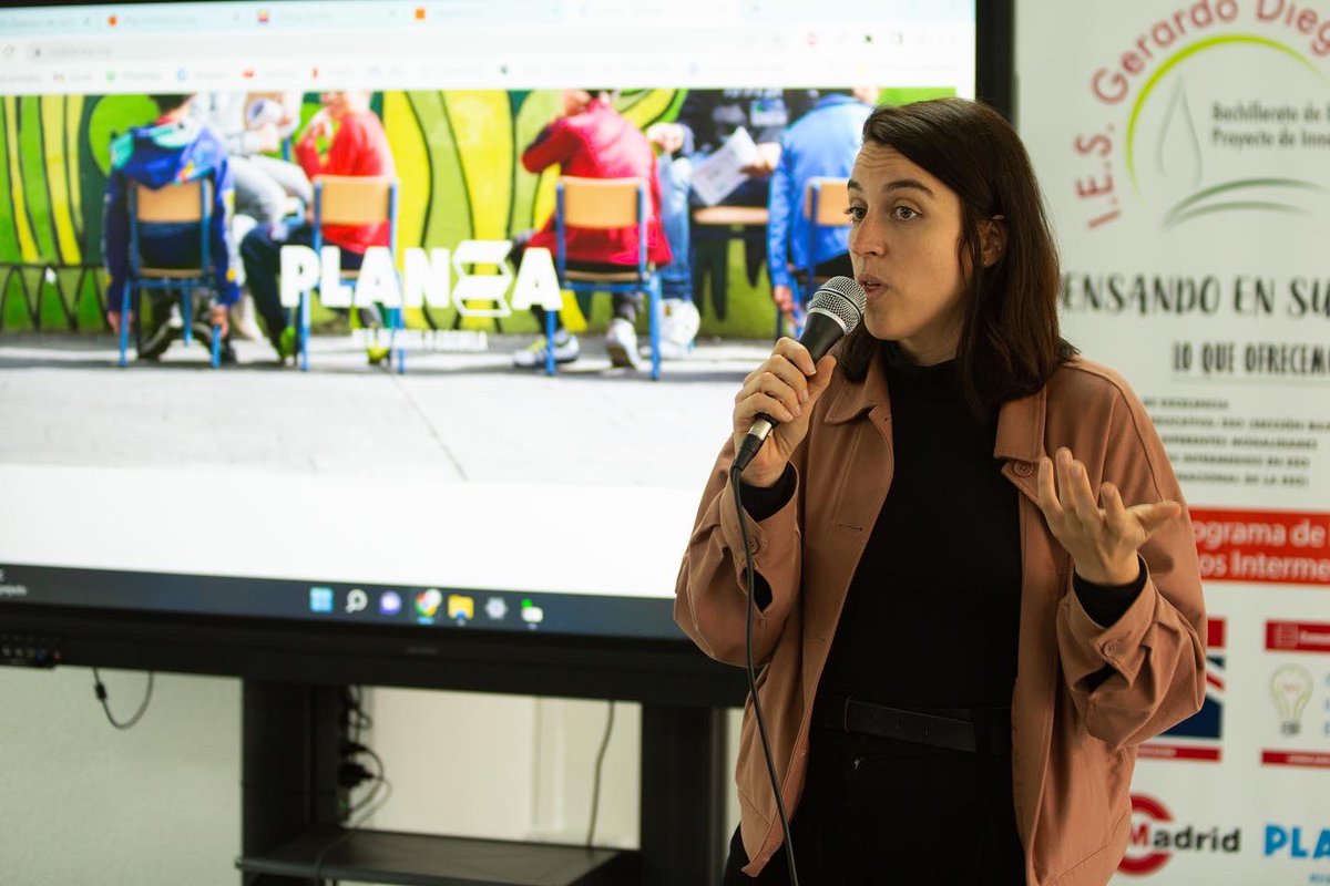 Estos proyectos interdisciplinares y con grupos de diferentes edades se enmarcan dentro del programa STEAM con A que desarrollan <a href="/silviatelo/">Silvia Teixeira</a> y Alfredo Miralles en el <a href="/IesGerardoDiego/">IES Gerardo Diego</a> 

El IES Gerardo Diego es centro colaborador de la <a href="/redplanea/">PLANEA, red de Arte y Escuela</a>.

📷: Ivan Castellano