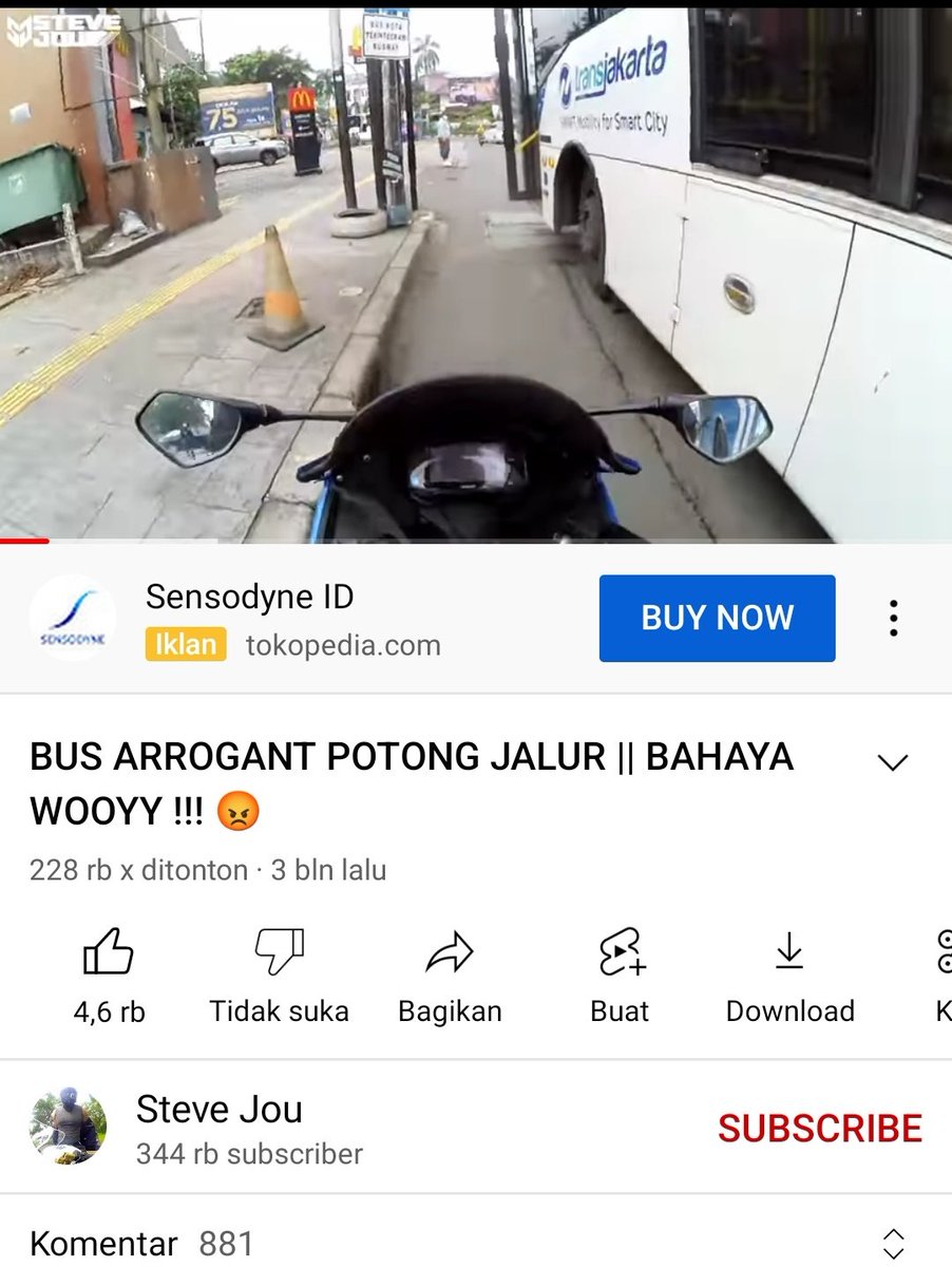 Dashcam itu banyak fungsinya, kadang bisa jadi bukti buat nunjukin salahnya orang, kadang nunjukin salahnya sendiri