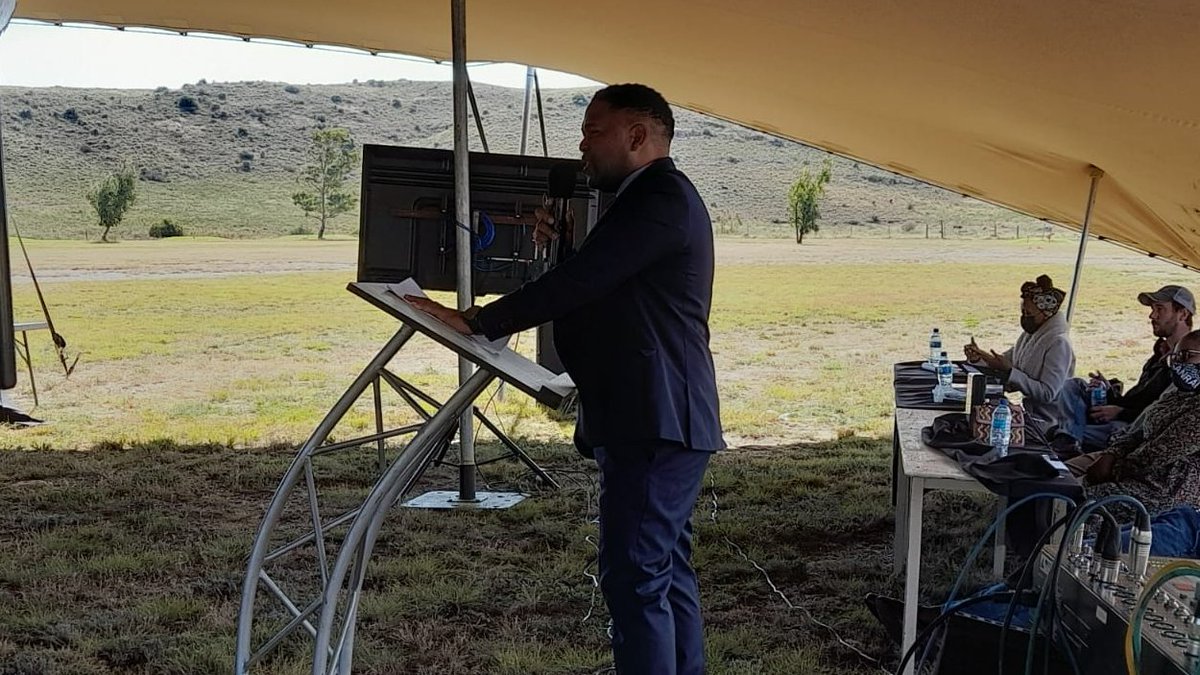 SANRAL_za's tweet photo. #TakingSanralToXhariep | Mr. James Takalo, SANRAL's Transformation Officer, is currently addressing Xhariep and surrounding communities about SANRAL's transformation policy.     

Join the livestream: https://t.co/f4COfgMsGW

#BeyondRoad https://t.co/u76Esmp0Na