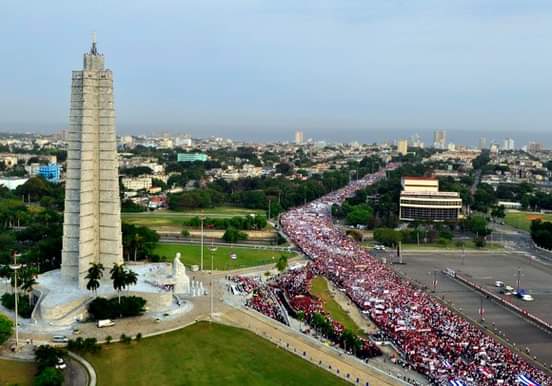 MariEle2020's tweet photo. @QbaDCorazonR @PresidenciaCuba @DiazCanelB @CubaCentral @UJCdeCuba @PartidoPCC @cdr_cuba @FrankDCub @DalianaJimnez2 @mesa_tabares @AshlyRiveroR_21 Con Amaury respaldamos nuestra fiesta por el #1Mayo.

🎶No lo van a impedir las bandoleras,
Ni el letrado galán de poco vuelo,
Ni inquisidores, ni aguafiestas,
Ni eternos sembradores de veneno🎶

¿Quien me sigue?
#CubaViveYTrabaja
@DiazCanelB 
@UlisesGuilarte 
#Cuba🇨🇺
#QbaD♥️ https://t.co/w2me2p0N4X