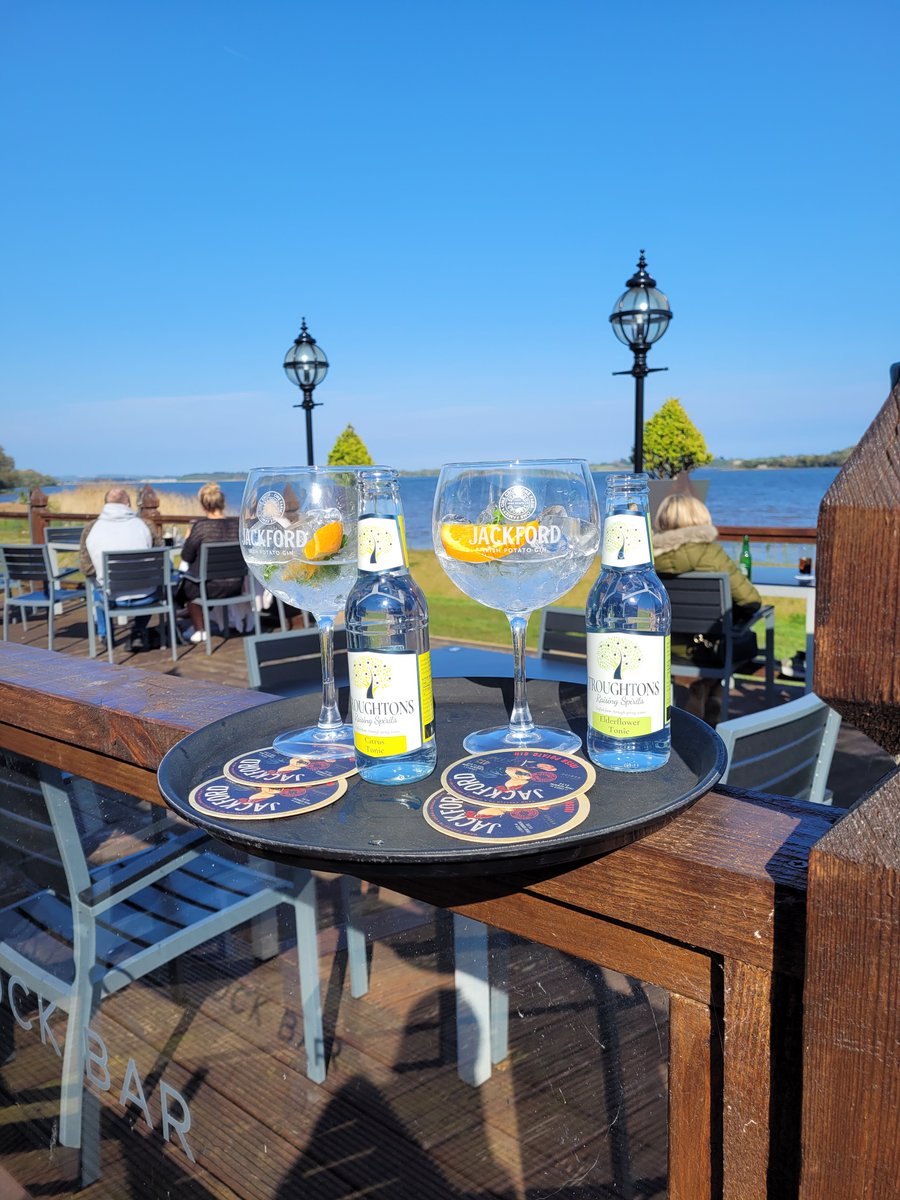 Why not enjoy a Jackford Irish Potato Gin with these fabulous views in the fantastic Ferrycarrig Hotel? Paired with the perfect Troughtons Premium Mixers citrus or elderflower tonic what else could you need this bank holiday weekend! 🍸#bankholiday  #jackfordirishpotatogin