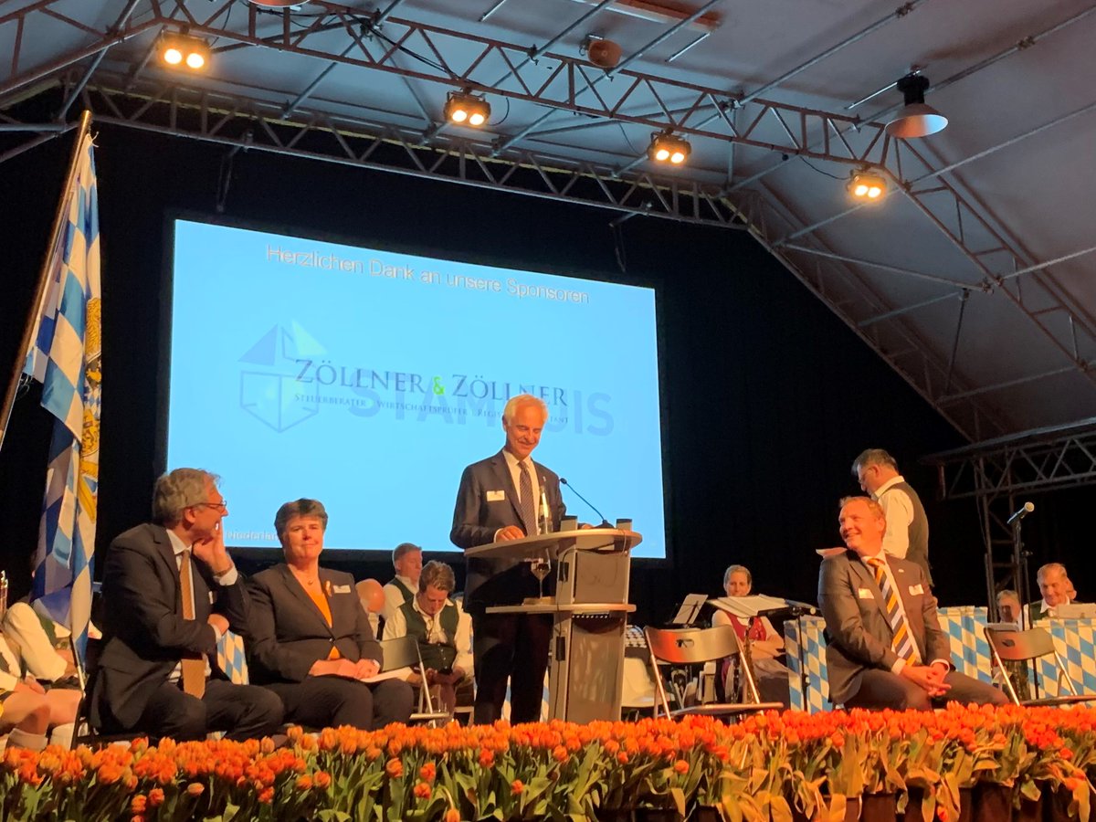 NLinMUC's tweet image. #DasmachtCGMUC 
Endlich wieder Gelegenheit zu einem 👑Koningsdag-Netzwerkempfang 👑. Generalkonsul Paul Ymkers animierte zu süddeutsch-niederländischen Kooperation: „Neue Kooperationen unter verlässlichen Partnern ist das Beste, was uns passieren kann.“ #koningsdag