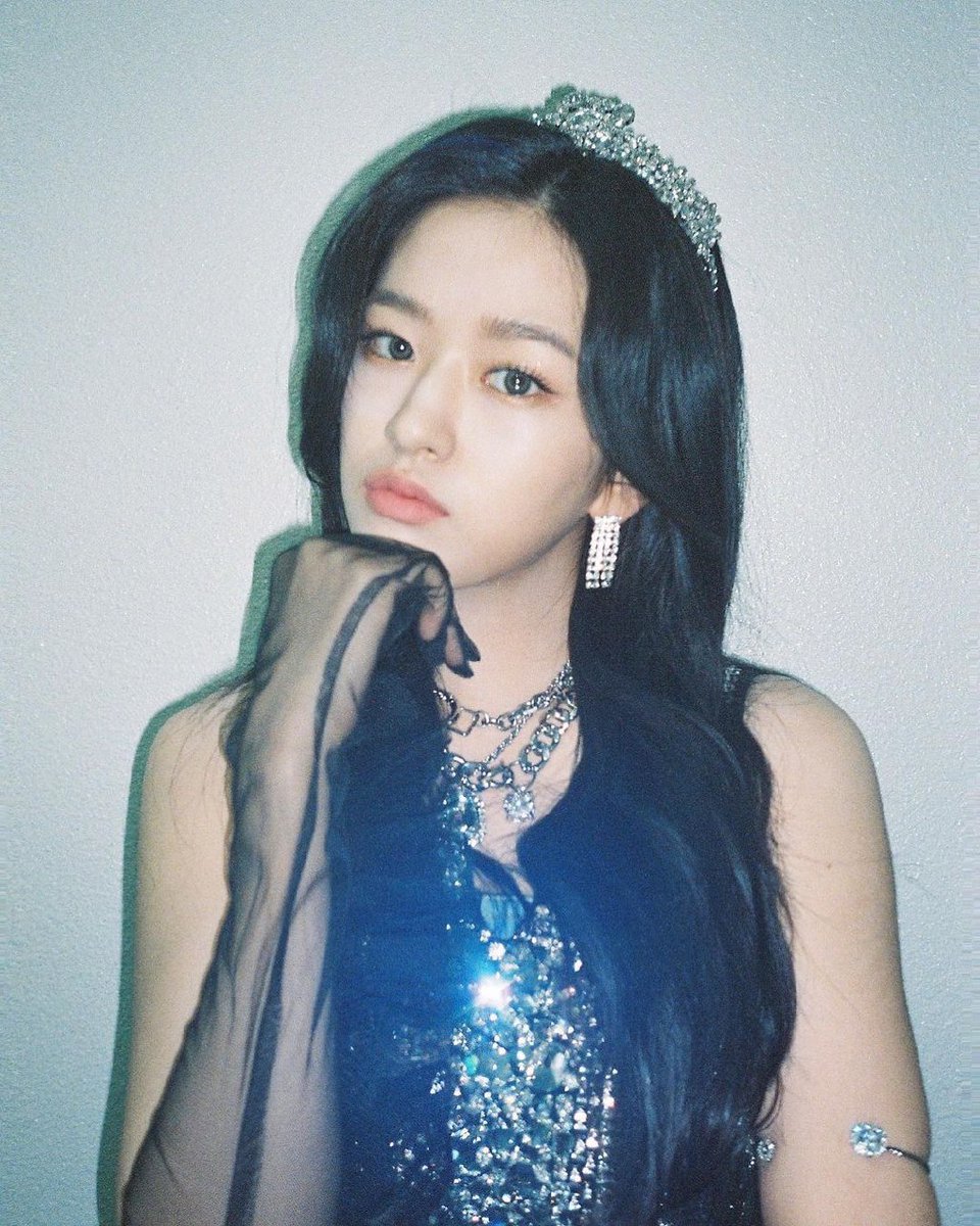 ivepics_'s tweet photo. yujin instagram update https://t.co/dTlG3kyf5X