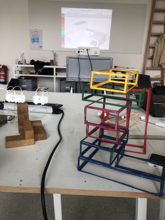 TinkerToys kommt mit einer Workshopreihe für Schüler:innen ins Bauhausmuseum #Weimar. Wir waren diese Woche vor Ort, um die zuständigen Museumspädagog:innen zu 3D-Konstruktion &amp; #3ddruck mit unserem Digitalen Baukasten fortzubilden. Infos folgen!
#mint #bauhaus #twlz #projekttag