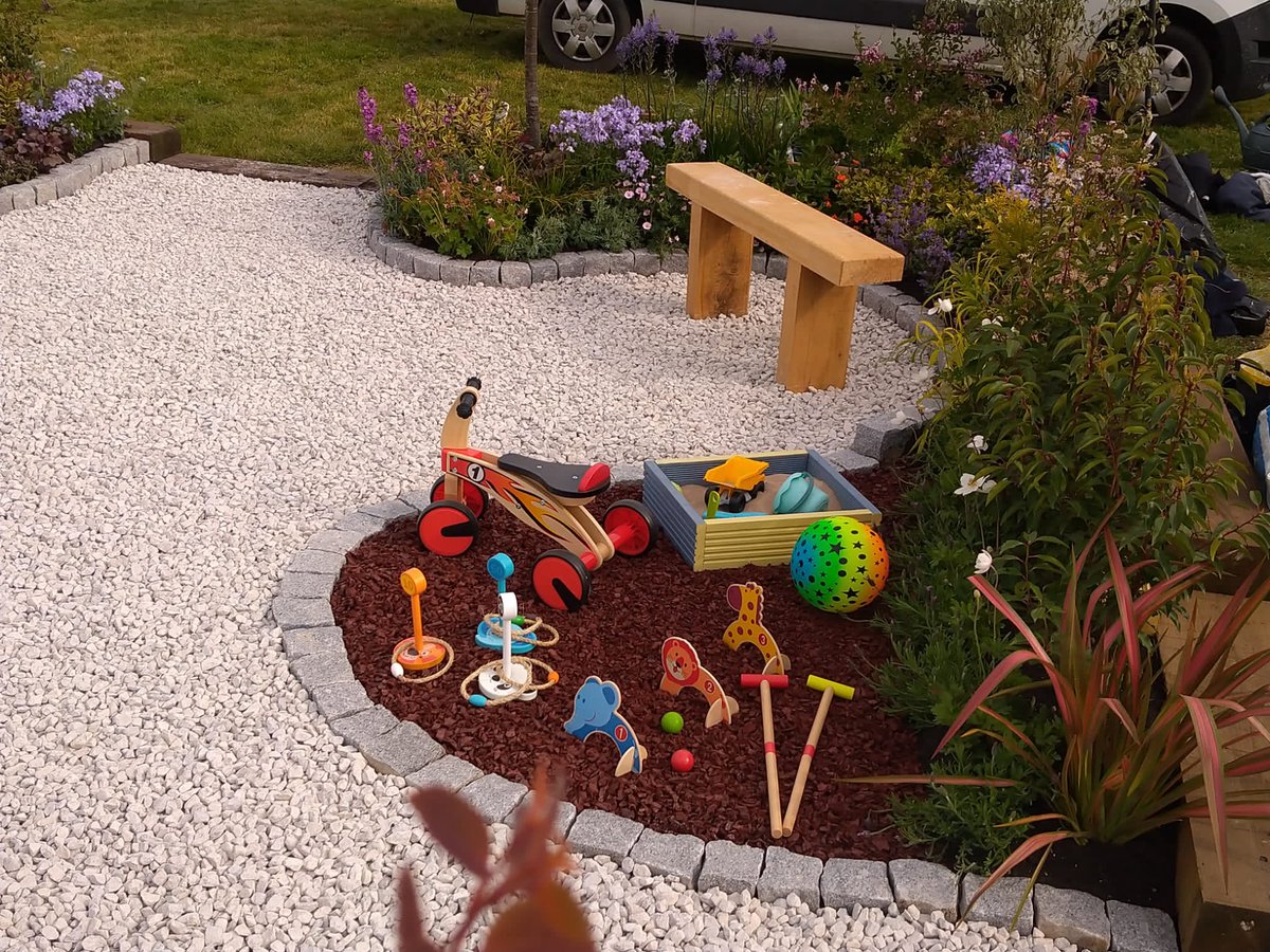 OSTCharity's tweet photo. #HopeStreet Garden at BBC Gardeners' World #SpringFair is ready🌺! Huge thanks to Tim, Martin, Eliot and Rob from Tab Landscapes for all their hard work. Please visit from today - 1 May. Info here➡️https://t.co/x5dWj3AKh7 #BBCGWSpringFair #GardenInspiration #Traumainformeddesign https://t.co/INKS30nqsE