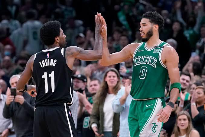 Jayson Tatum encabeza humillación de parte de Boston Celtics hacia los Brooklyn Nets de Kevin Durant
Por: Sebastián Martínez
 
Los Boston Celtics se vuelven el mejor equipo defensivo de la NBA eliminando a los Brooklyn Nets en los playoffs pasando a las semifinales conferencia.