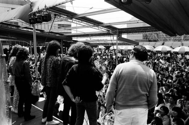 #BonJovi at a fan meeting on the rooftop of Seibu Depatrtment Store, Ikebukuro, #Japan, #OnThisDay 29th April 1985 #JonBonJovi #RichieSambora 🤍💙🧡📷by Midori Tsukagoshi